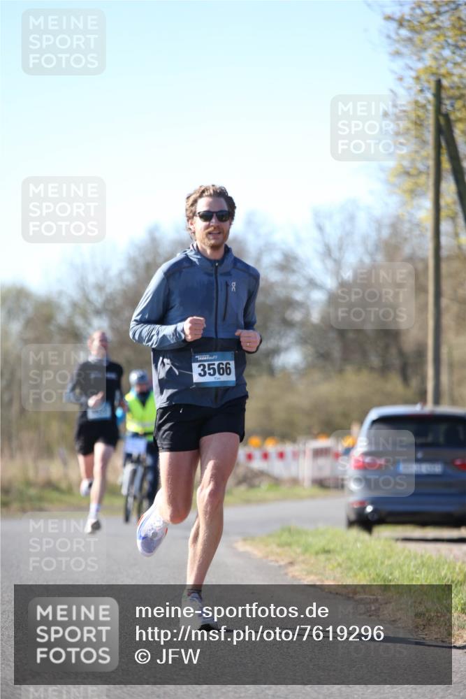 06.04.2025 - 44. Internationalen Wilhelmsburger Insellauf Jannik Wohlers http://msf.ph/oto/7619296 06.04.2025 10:01:42 Laufen 3566 meine-sportfotos.de