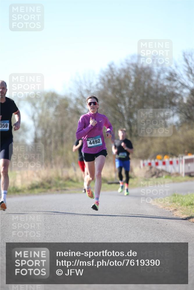 06.04.2025 - 44. Internationalen Wilhelmsburger Insellauf Jannik Wohlers http://msf.ph/oto/7619390 06.04.2025 10:02:01 Laufen 059, 4492 meine-sportfotos.de
