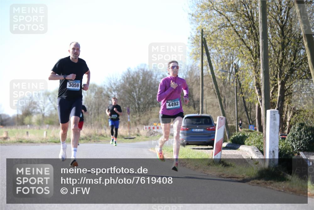 06.04.2025 - 44. Internationalen Wilhelmsburger Insellauf Jannik Wohlers http://msf.ph/oto/7619408 06.04.2025 10:02:03 Laufen 3059, 4492, 31, 4321 meine-sportfotos.de