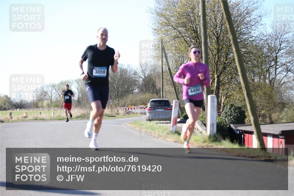 06.04.2025 - 44. Internationalen Wilhelmsburger Insellauf Jannik Wohlers http://msf.ph/oto/7619420 06.04.2025 10:02:04 Laufen 3557, 3059, 31, 4323, 4492 meine-sportfotos.de