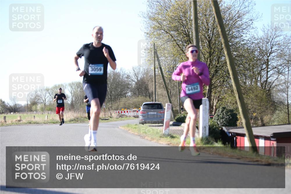 06.04.2025 - 44. Internationalen Wilhelmsburger Insellauf Jannik Wohlers http://msf.ph/oto/7619424 06.04.2025 10:02:04 Laufen 3557, 3059, 31, 4323, 4492 meine-sportfotos.de