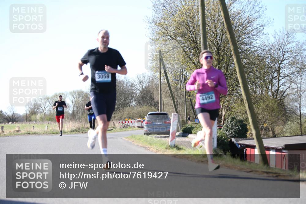 06.04.2025 - 44. Internationalen Wilhelmsburger Insellauf Jannik Wohlers http://msf.ph/oto/7619427 06.04.2025 10:02:04 Laufen 3557, 3059, 31, 4321, 4492 meine-sportfotos.de