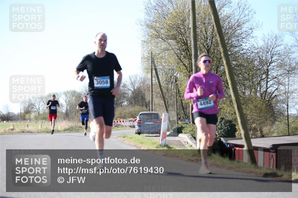 06.04.2025 - 44. Internationalen Wilhelmsburger Insellauf Jannik Wohlers http://msf.ph/oto/7619430 06.04.2025 10:02:04 Laufen 3557, 3059, 31, 4321, 4492 meine-sportfotos.de