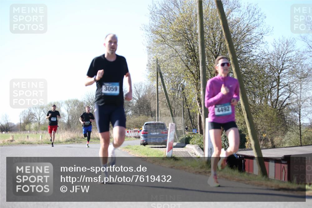 06.04.2025 - 44. Internationalen Wilhelmsburger Insellauf Jannik Wohlers http://msf.ph/oto/7619432 06.04.2025 10:02:05 Laufen 3557, 3059, 31, 4321, 4492 meine-sportfotos.de