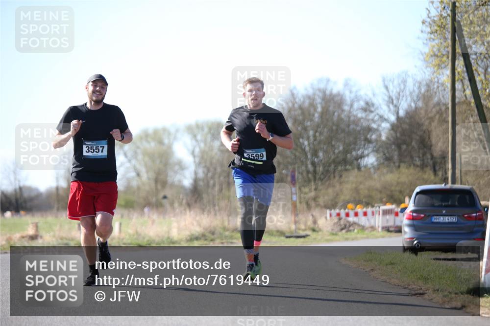 06.04.2025 - 44. Internationalen Wilhelmsburger Insellauf Jannik Wohlers http://msf.ph/oto/7619449 06.04.2025 10:02:08 Laufen 3557, 2599, 31, 4321 meine-sportfotos.de
