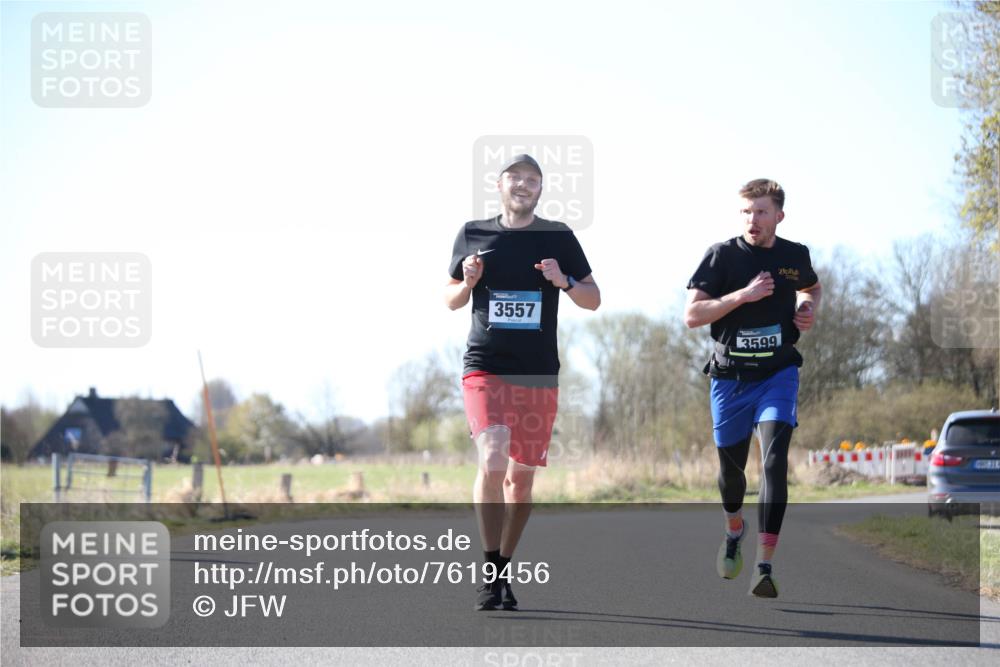06.04.2025 - 44. Internationalen Wilhelmsburger Insellauf Jannik Wohlers http://msf.ph/oto/7619456 06.04.2025 10:02:09 Laufen 3557, 3599, 31 meine-sportfotos.de