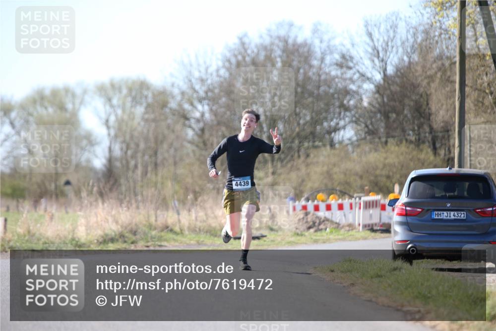 06.04.2025 - 44. Internationalen Wilhelmsburger Insellauf Jannik Wohlers http://msf.ph/oto/7619472 06.04.2025 10:02:30 Laufen 4439, 4321 meine-sportfotos.de