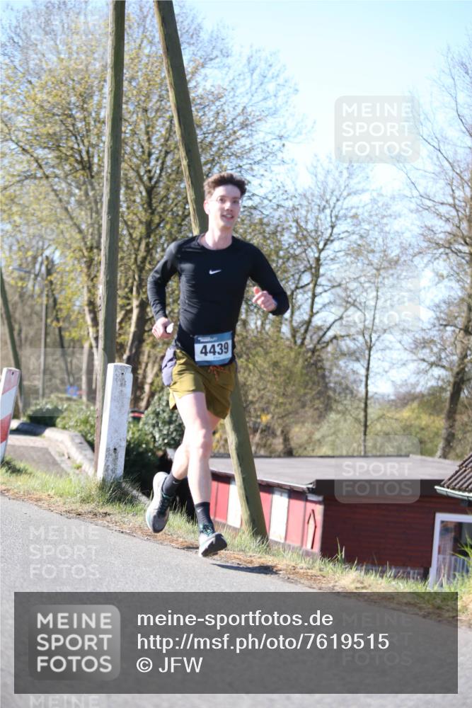 06.04.2025 - 44. Internationalen Wilhelmsburger Insellauf Jannik Wohlers http://msf.ph/oto/7619515 06.04.2025 10:02:35 Laufen 4439 meine-sportfotos.de
