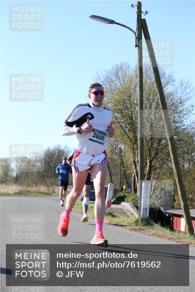06.04.2025 - 44. Internationalen Wilhelmsburger Insellauf Jannik Wohlers http://msf.ph/oto/7619562 06.04.2025 10:03:12 Laufen 6430, 3600 meine-sportfotos.de