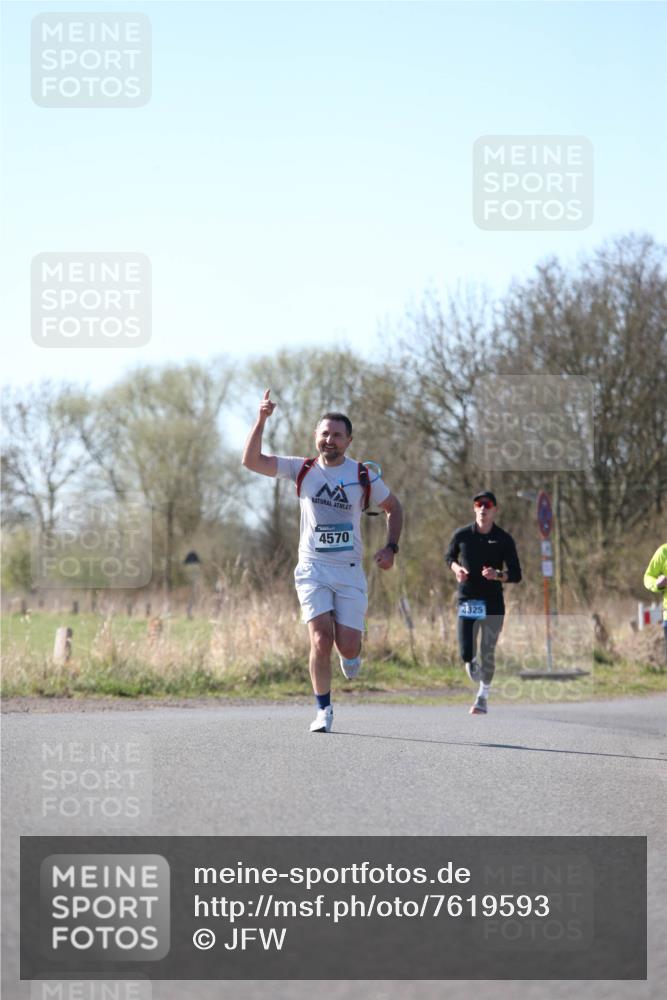 06.04.2025 - 44. Internationalen Wilhelmsburger Insellauf Jannik Wohlers http://msf.ph/oto/7619593 06.04.2025 10:03:29 Laufen 4570, 325 meine-sportfotos.de