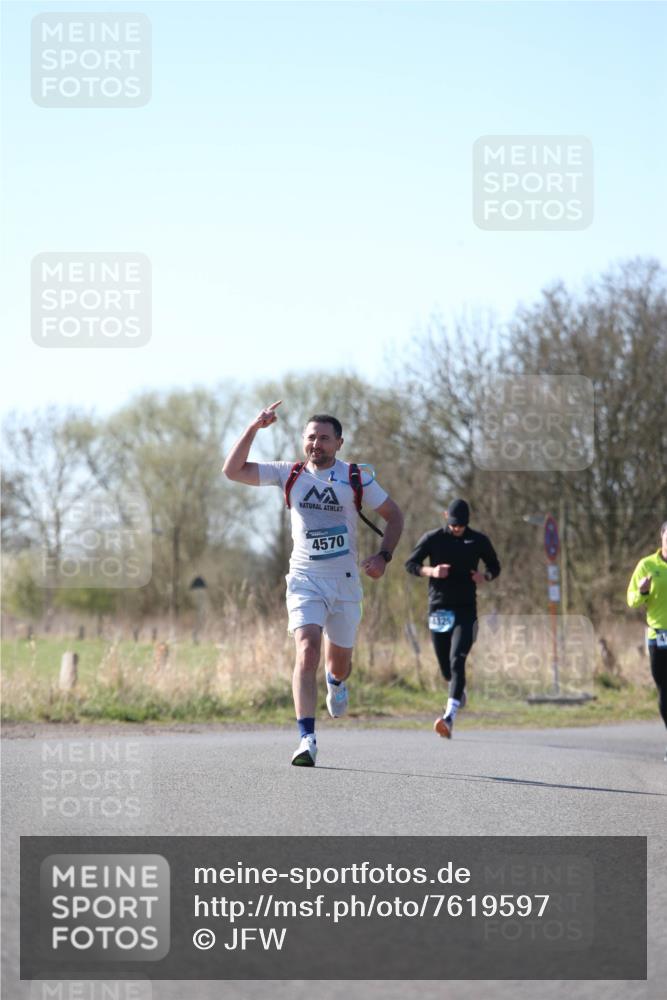 06.04.2025 - 44. Internationalen Wilhelmsburger Insellauf Jannik Wohlers http://msf.ph/oto/7619597 06.04.2025 10:03:29 Laufen 4570, 4325 meine-sportfotos.de
