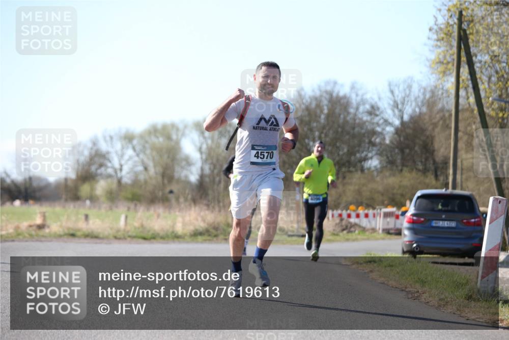 06.04.2025 - 44. Internationalen Wilhelmsburger Insellauf Jannik Wohlers http://msf.ph/oto/7619613 06.04.2025 10:03:32 Laufen 4570, 4096, 4321 meine-sportfotos.de