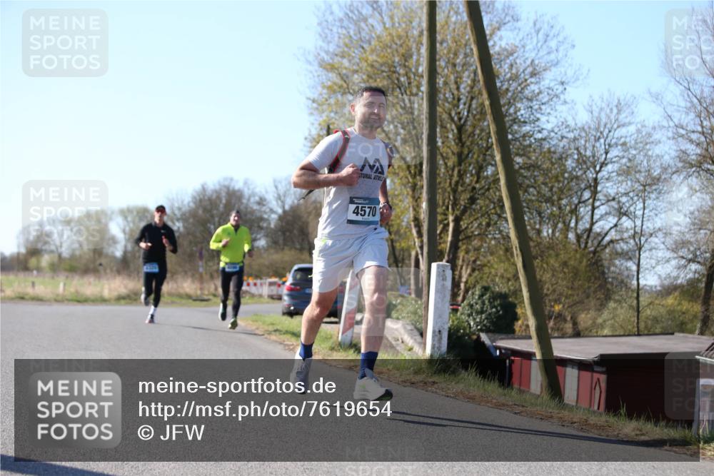 06.04.2025 - 44. Internationalen Wilhelmsburger Insellauf Jannik Wohlers http://msf.ph/oto/7619654 06.04.2025 10:03:34 Laufen 4570 meine-sportfotos.de