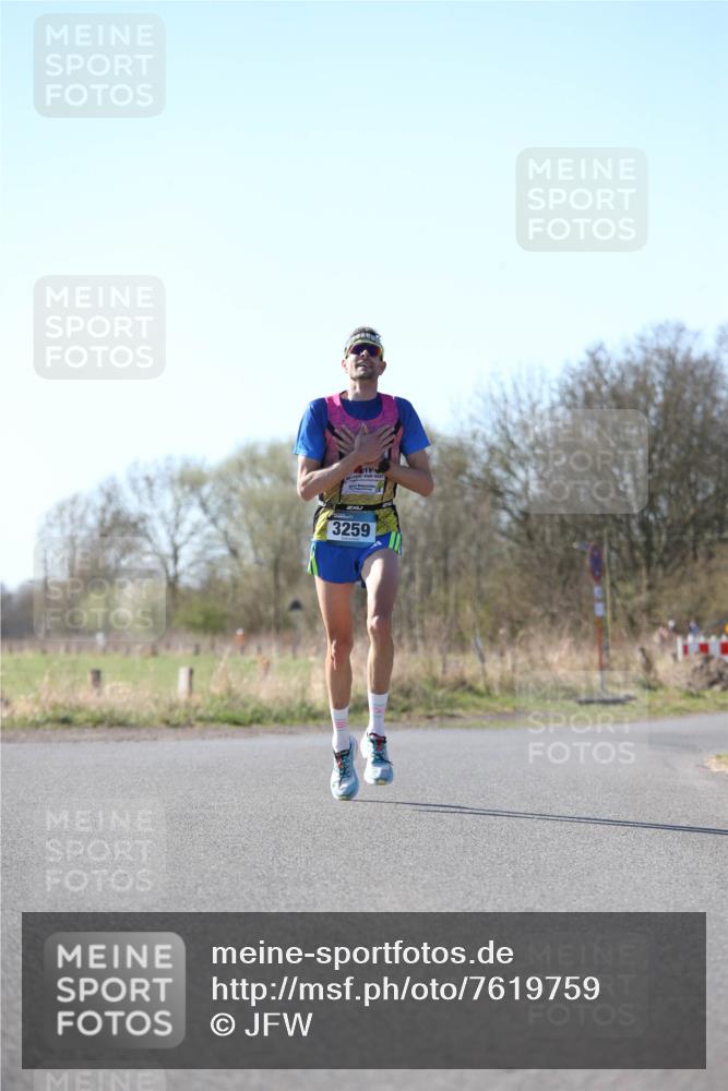06.04.2025 - 44. Internationalen Wilhelmsburger Insellauf Jannik Wohlers http://msf.ph/oto/7619759 06.04.2025 10:04:03 Laufen 3259 meine-sportfotos.de