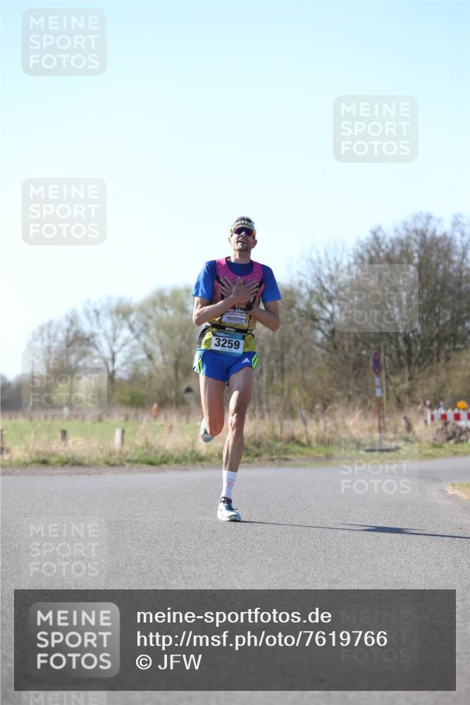 06.04.2025 - 44. Internationalen Wilhelmsburger Insellauf Jannik Wohlers http://msf.ph/oto/7619766 06.04.2025 10:04:03 Laufen 3259 meine-sportfotos.de