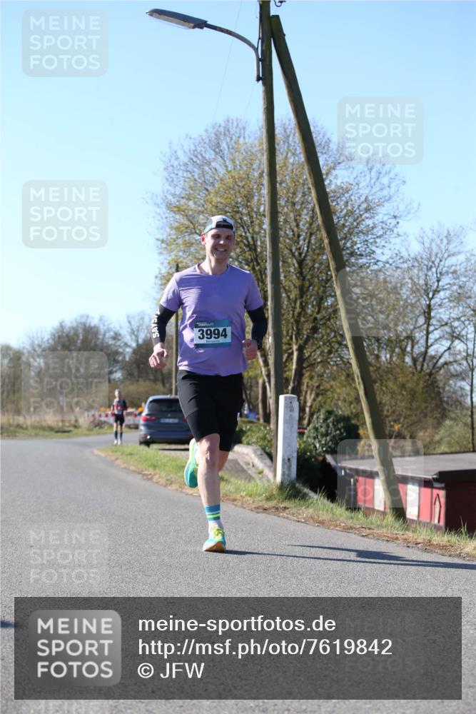 06.04.2025 - 44. Internationalen Wilhelmsburger Insellauf Jannik Wohlers http://msf.ph/oto/7619842 06.04.2025 10:04:21 Laufen 3994 meine-sportfotos.de