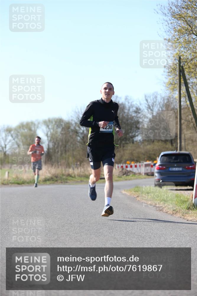 06.04.2025 - 44. Internationalen Wilhelmsburger Insellauf Jannik Wohlers http://msf.ph/oto/7619867 06.04.2025 10:04:35 Laufen 230 meine-sportfotos.de