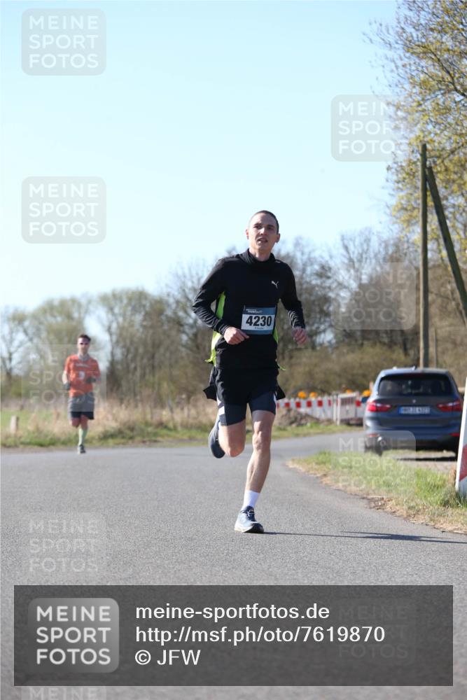 06.04.2025 - 44. Internationalen Wilhelmsburger Insellauf Jannik Wohlers http://msf.ph/oto/7619870 06.04.2025 10:04:35 Laufen 4230 meine-sportfotos.de
