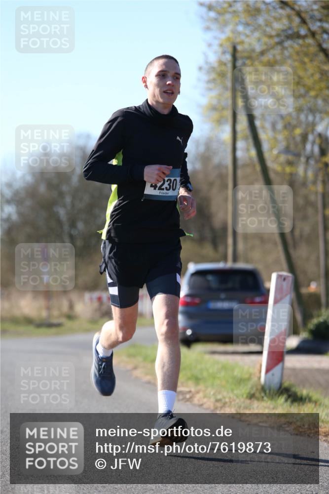 06.04.2025 - 44. Internationalen Wilhelmsburger Insellauf Jannik Wohlers http://msf.ph/oto/7619873 06.04.2025 10:04:35 Laufen 4230 meine-sportfotos.de