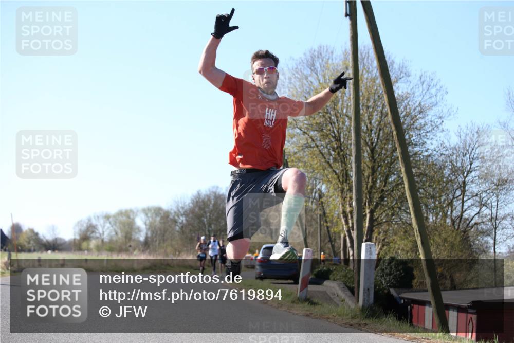 06.04.2025 - 44. Internationalen Wilhelmsburger Insellauf Jannik Wohlers http://msf.ph/oto/7619894 06.04.2025 10:04:41 Laufen  meine-sportfotos.de