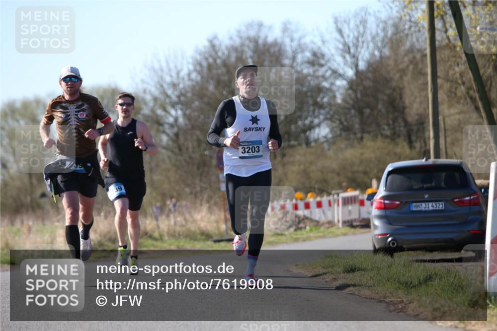 06.04.2025 - 44. Internationalen Wilhelmsburger Insellauf Jannik Wohlers http://msf.ph/oto/7619908 06.04.2025 10:04:47 Laufen 39, 3203, 31, 4321 meine-sportfotos.de