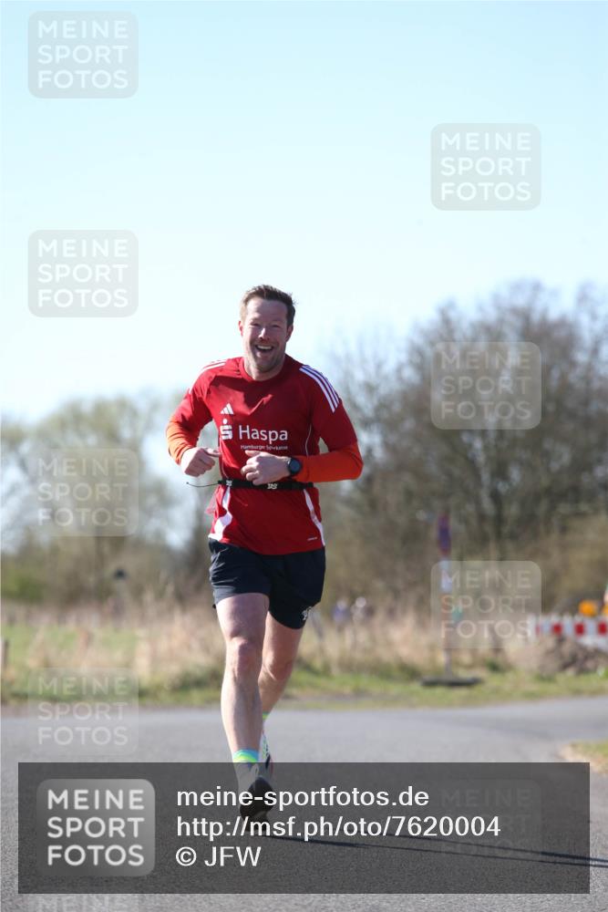 06.04.2025 - 44. Internationalen Wilhelmsburger Insellauf Jannik Wohlers http://msf.ph/oto/7620004 06.04.2025 10:05:18 Laufen  meine-sportfotos.de