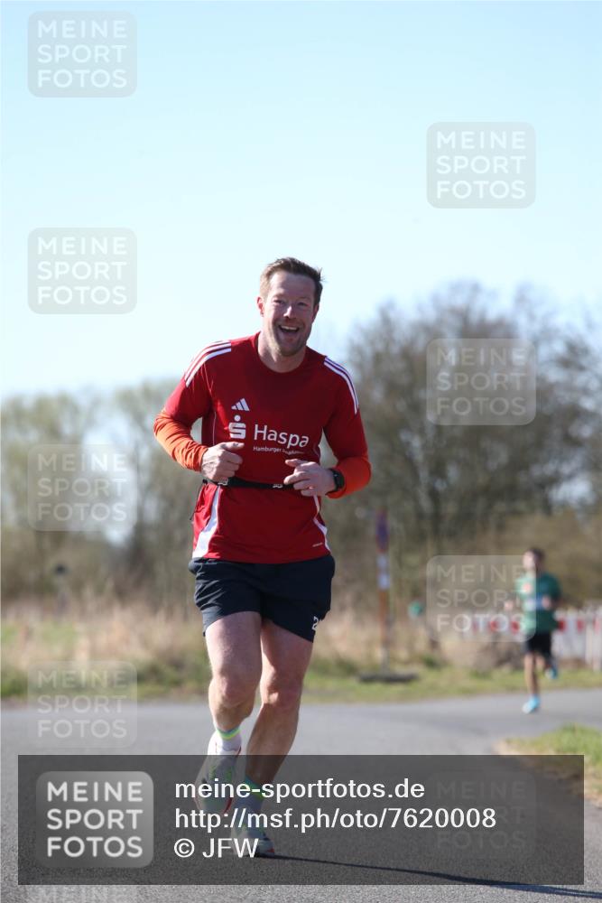 06.04.2025 - 44. Internationalen Wilhelmsburger Insellauf Jannik Wohlers http://msf.ph/oto/7620008 06.04.2025 10:05:19 Laufen  meine-sportfotos.de