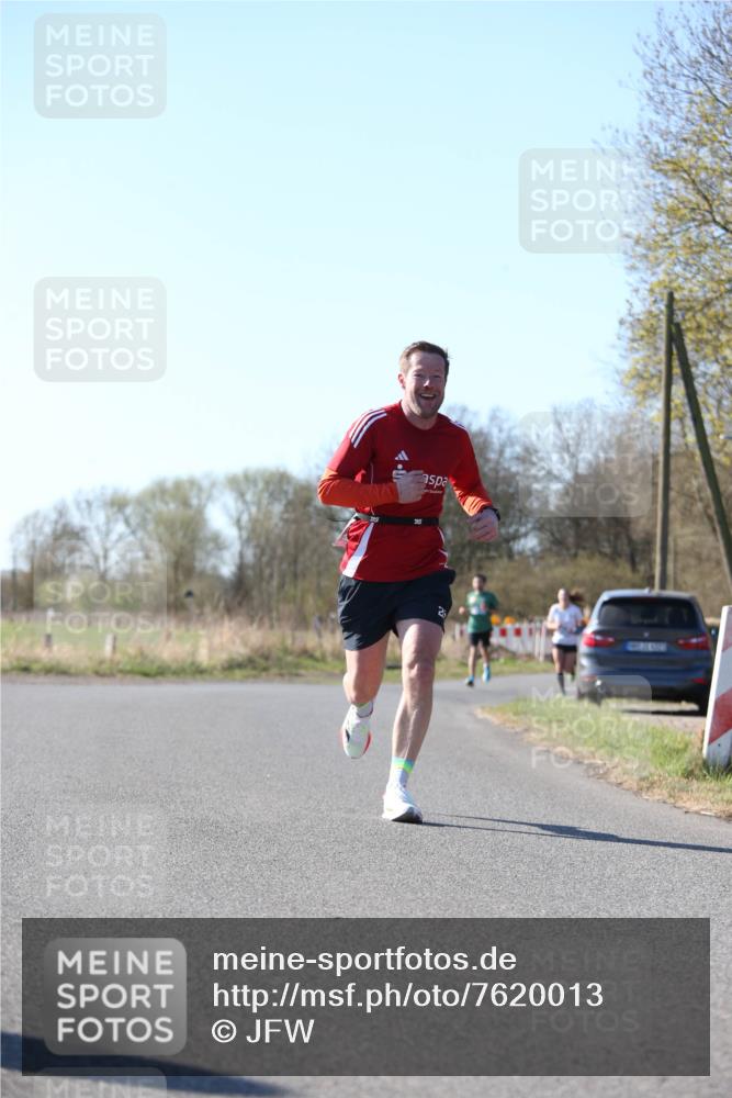 06.04.2025 - 44. Internationalen Wilhelmsburger Insellauf Jannik Wohlers http://msf.ph/oto/7620013 06.04.2025 10:05:19 Laufen  meine-sportfotos.de