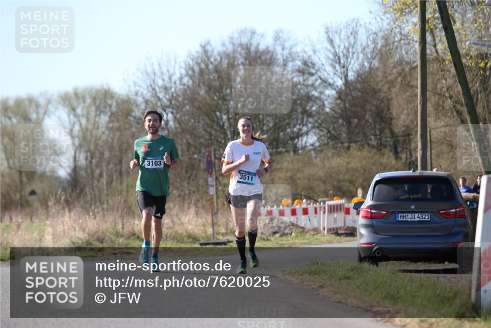 06.04.2025 - 44. Internationalen Wilhelmsburger Insellauf Jannik Wohlers http://msf.ph/oto/7620025 06.04.2025 10:05:25 Laufen 3103, 3511, 4321 meine-sportfotos.de