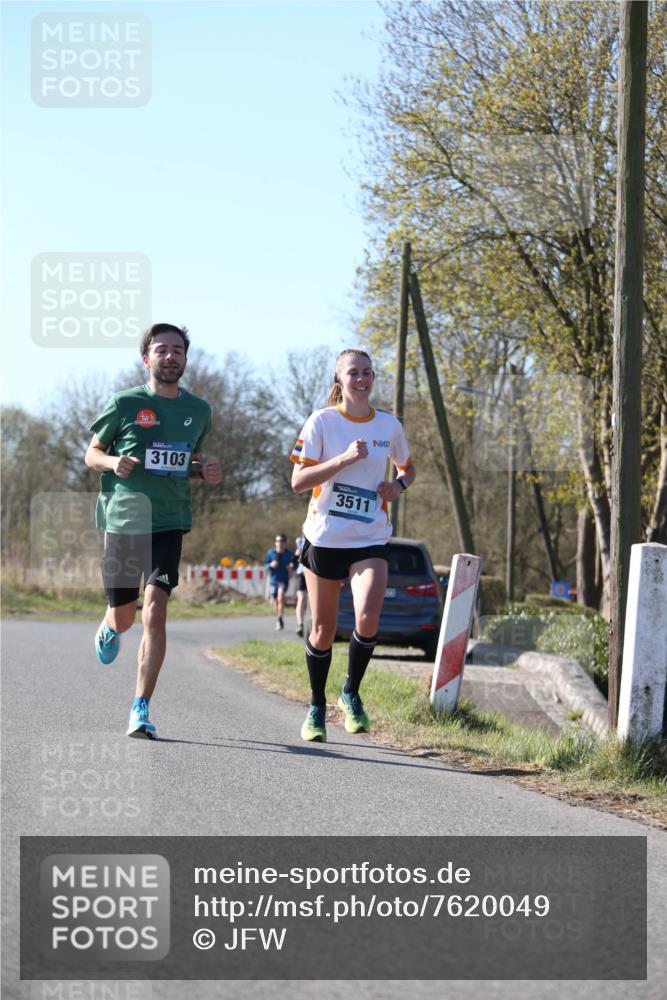 06.04.2025 - 44. Internationalen Wilhelmsburger Insellauf Jannik Wohlers http://msf.ph/oto/7620049 06.04.2025 10:05:29 Laufen 3103, 3511 meine-sportfotos.de
