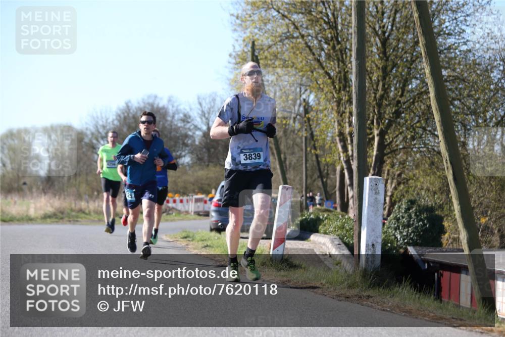 06.04.2025 - 44. Internationalen Wilhelmsburger Insellauf Jannik Wohlers http://msf.ph/oto/7620118 06.04.2025 10:05:39 Laufen 25, 3839 meine-sportfotos.de