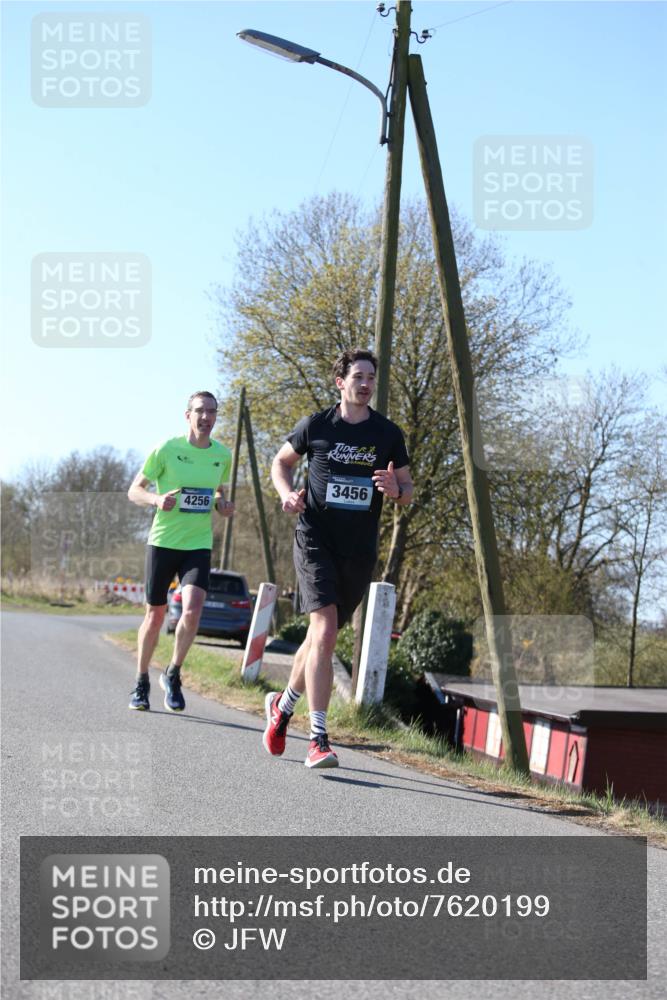 06.04.2025 - 44. Internationalen Wilhelmsburger Insellauf Jannik Wohlers http://msf.ph/oto/7620199 06.04.2025 10:05:44 Laufen 4256, 3456 meine-sportfotos.de
