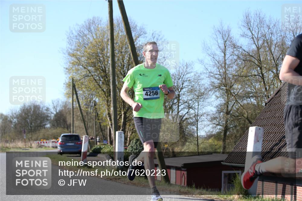 06.04.2025 - 44. Internationalen Wilhelmsburger Insellauf Jannik Wohlers http://msf.ph/oto/7620223 06.04.2025 10:05:45 Laufen 5, 4256 meine-sportfotos.de