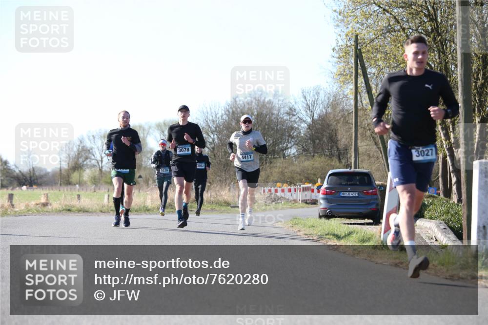 06.04.2025 - 44. Internationalen Wilhelmsburger Insellauf Jannik Wohlers http://msf.ph/oto/7620280 06.04.2025 10:06:08 Laufen 5226, 3078, 3062, 4417, 4321, 3027 meine-sportfotos.de