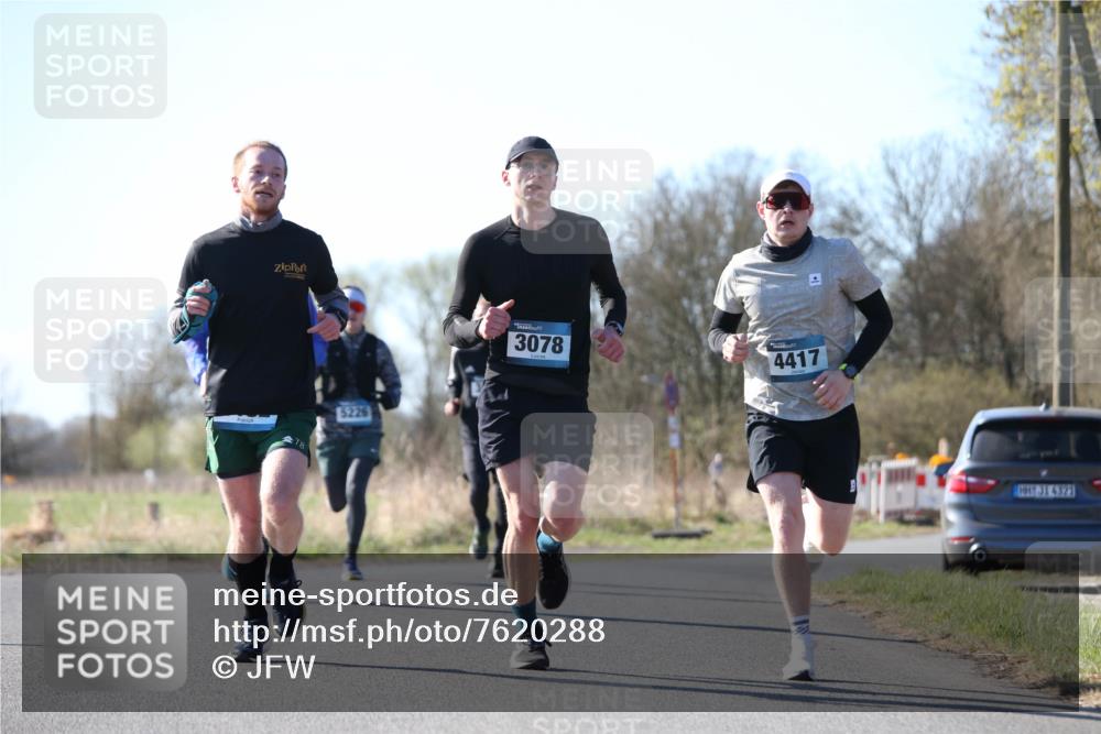 06.04.2025 - 44. Internationalen Wilhelmsburger Insellauf Jannik Wohlers http://msf.ph/oto/7620288 06.04.2025 10:06:09 Laufen 5226, 3078, 4417, 31, 4321 meine-sportfotos.de
