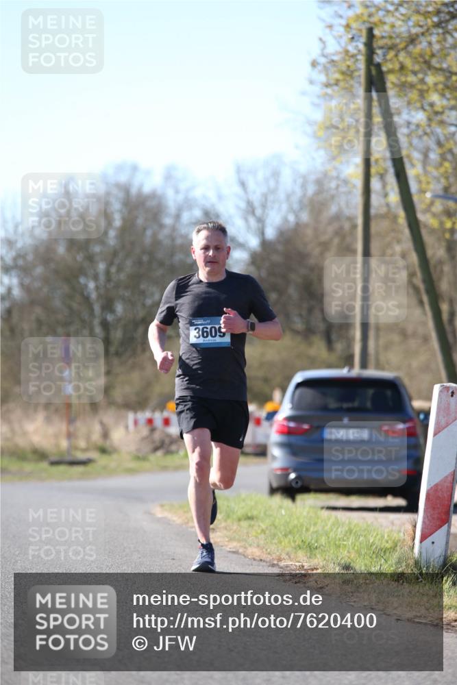 06.04.2025 - 44. Internationalen Wilhelmsburger Insellauf Jannik Wohlers http://msf.ph/oto/7620400 06.04.2025 10:06:23 Laufen 3609 meine-sportfotos.de