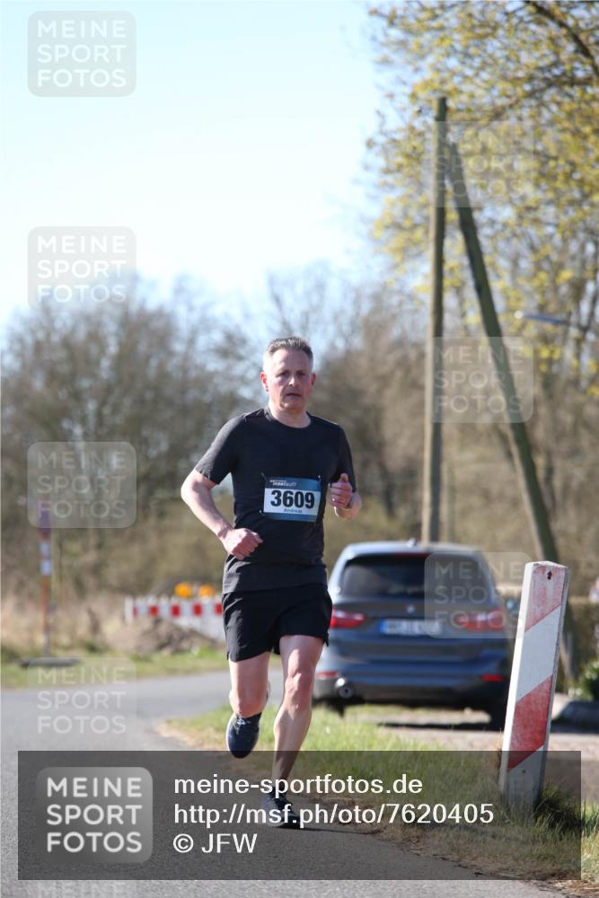 06.04.2025 - 44. Internationalen Wilhelmsburger Insellauf Jannik Wohlers http://msf.ph/oto/7620405 06.04.2025 10:06:23 Laufen 3609 meine-sportfotos.de