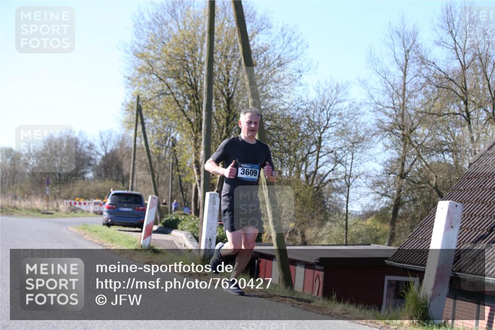 06.04.2025 - 44. Internationalen Wilhelmsburger Insellauf Jannik Wohlers http://msf.ph/oto/7620427 06.04.2025 10:06:25 Laufen 3609 meine-sportfotos.de
