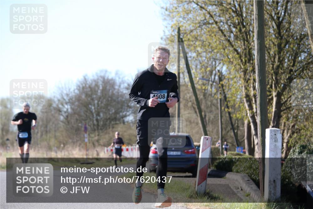 06.04.2025 - 44. Internationalen Wilhelmsburger Insellauf Jannik Wohlers http://msf.ph/oto/7620437 06.04.2025 10:06:38 Laufen 4608 meine-sportfotos.de