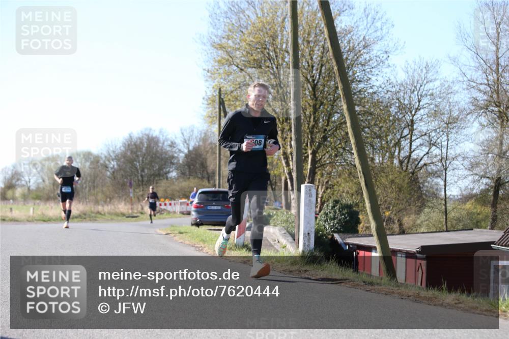 06.04.2025 - 44. Internationalen Wilhelmsburger Insellauf Jannik Wohlers http://msf.ph/oto/7620444 06.04.2025 10:06:38 Laufen 08 meine-sportfotos.de
