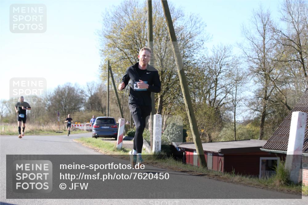 06.04.2025 - 44. Internationalen Wilhelmsburger Insellauf Jannik Wohlers http://msf.ph/oto/7620450 06.04.2025 10:06:39 Laufen  meine-sportfotos.de