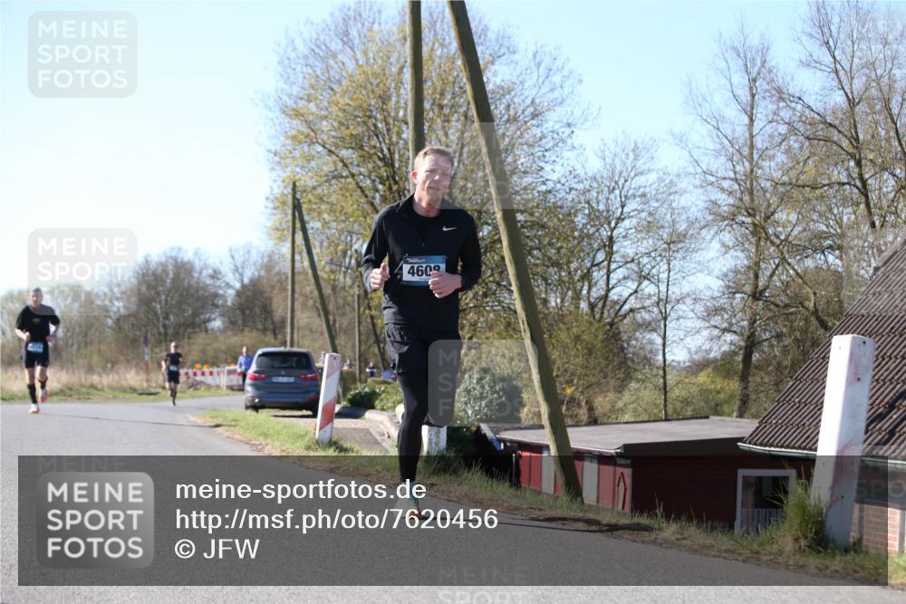 06.04.2025 - 44. Internationalen Wilhelmsburger Insellauf Jannik Wohlers http://msf.ph/oto/7620456 06.04.2025 10:06:39 Laufen 4609 meine-sportfotos.de