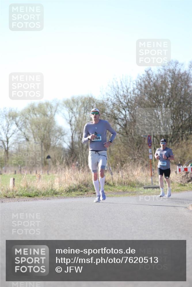 06.04.2025 - 44. Internationalen Wilhelmsburger Insellauf Jannik Wohlers http://msf.ph/oto/7620513 06.04.2025 10:06:54 Laufen 768, 3161 meine-sportfotos.de