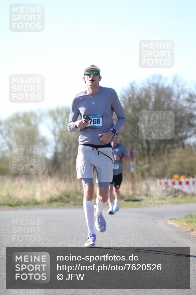 06.04.2025 - 44. Internationalen Wilhelmsburger Insellauf Jannik Wohlers http://msf.ph/oto/7620526 06.04.2025 10:06:58 Laufen 768 meine-sportfotos.de