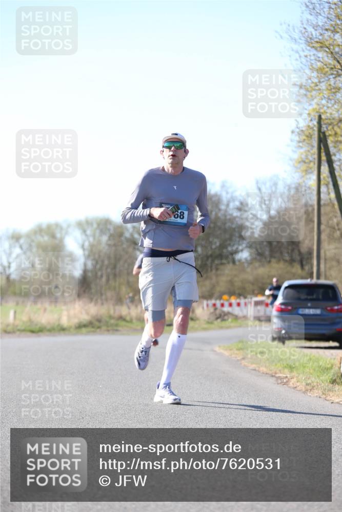 06.04.2025 - 44. Internationalen Wilhelmsburger Insellauf Jannik Wohlers http://msf.ph/oto/7620531 06.04.2025 10:06:58 Laufen 68 meine-sportfotos.de