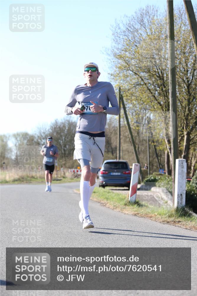 06.04.2025 - 44. Internationalen Wilhelmsburger Insellauf Jannik Wohlers http://msf.ph/oto/7620541 06.04.2025 10:06:59 Laufen 76 meine-sportfotos.de