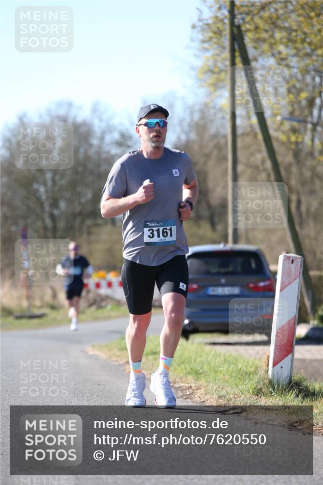 06.04.2025 - 44. Internationalen Wilhelmsburger Insellauf Jannik Wohlers http://msf.ph/oto/7620550 06.04.2025 10:07:02 Laufen 3161 meine-sportfotos.de