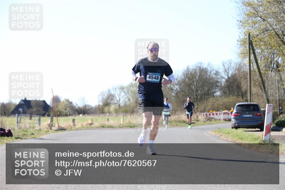 06.04.2025 - 44. Internationalen Wilhelmsburger Insellauf Jannik Wohlers http://msf.ph/oto/7620567 06.04.2025 10:07:13 Laufen 4548, 4523 meine-sportfotos.de