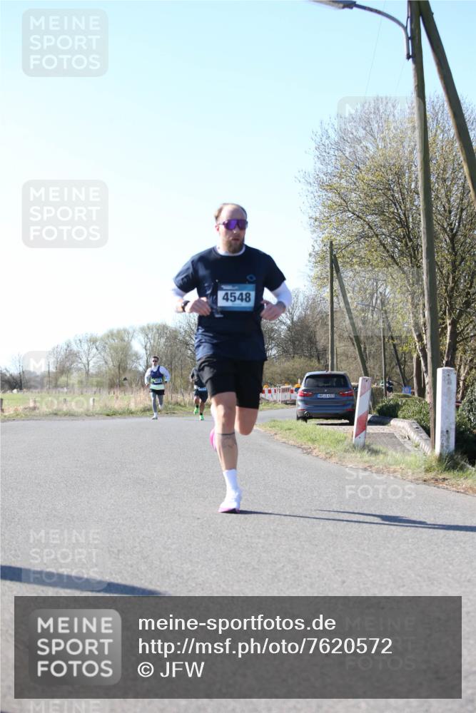 06.04.2025 - 44. Internationalen Wilhelmsburger Insellauf Jannik Wohlers http://msf.ph/oto/7620572 06.04.2025 10:07:14 Laufen 4013, 4548, 31, 4323 meine-sportfotos.de