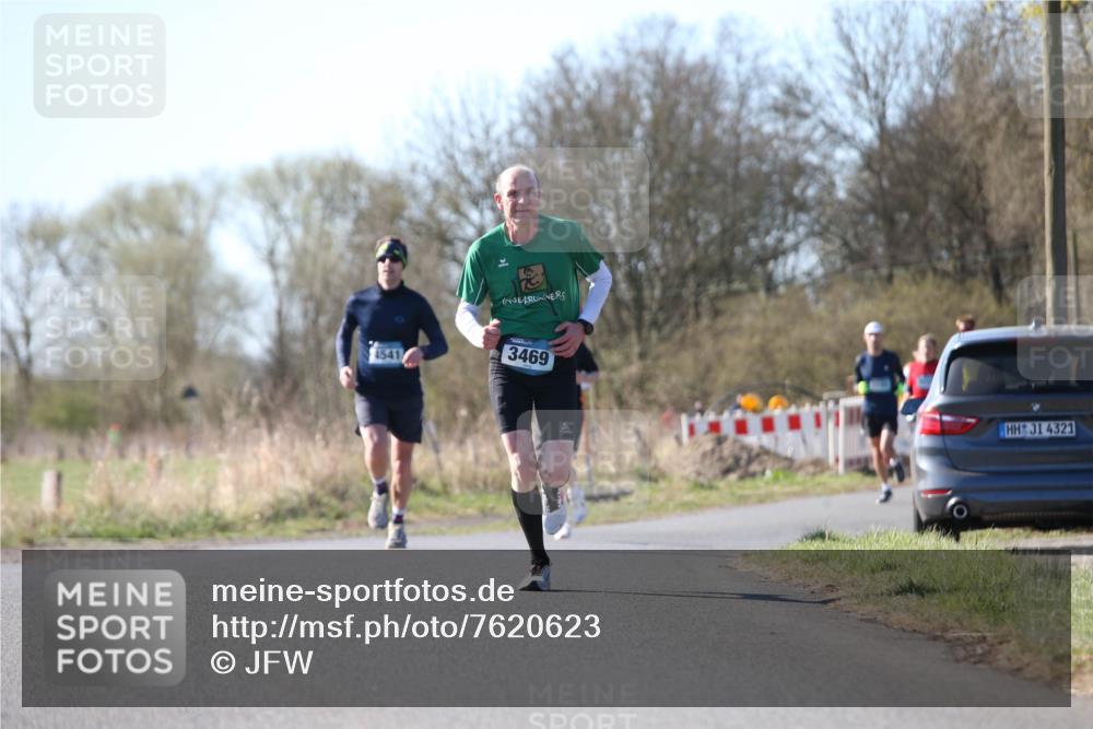 06.04.2025 - 44. Internationalen Wilhelmsburger Insellauf Jannik Wohlers http://msf.ph/oto/7620623 06.04.2025 10:07:37 Laufen 4541, 3469, 4321 meine-sportfotos.de